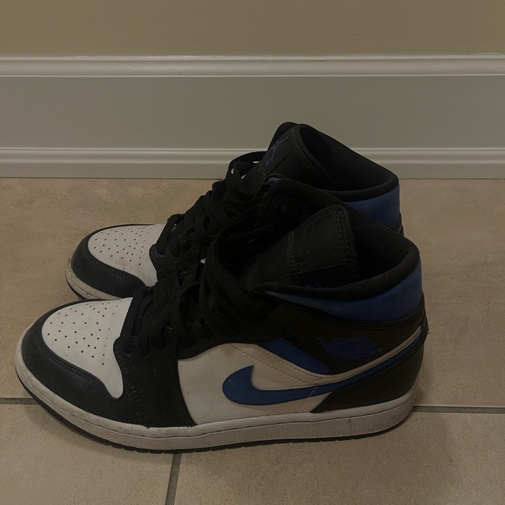 Nike Air Jordan 1 shoes